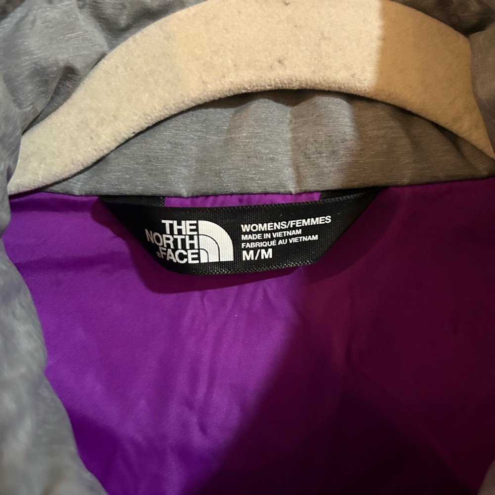 Women’s North Face Tamburello Grey lightweight Puffer jacket - Picture 3 of 7